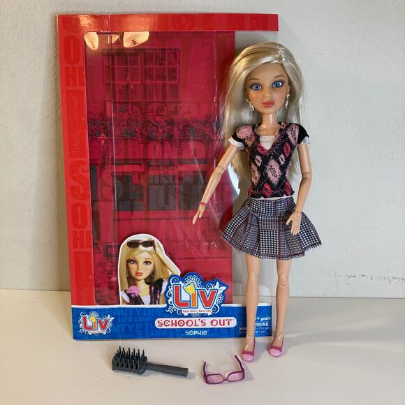 Spin Master 12" LIV Doll School's Out Sophie Articulated Complete EUC (2010) - Picture 1 of 4